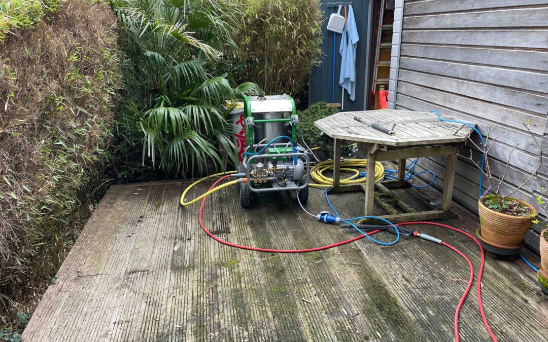 Nettoyage vapeur d’une terrasse en bois à Nantes